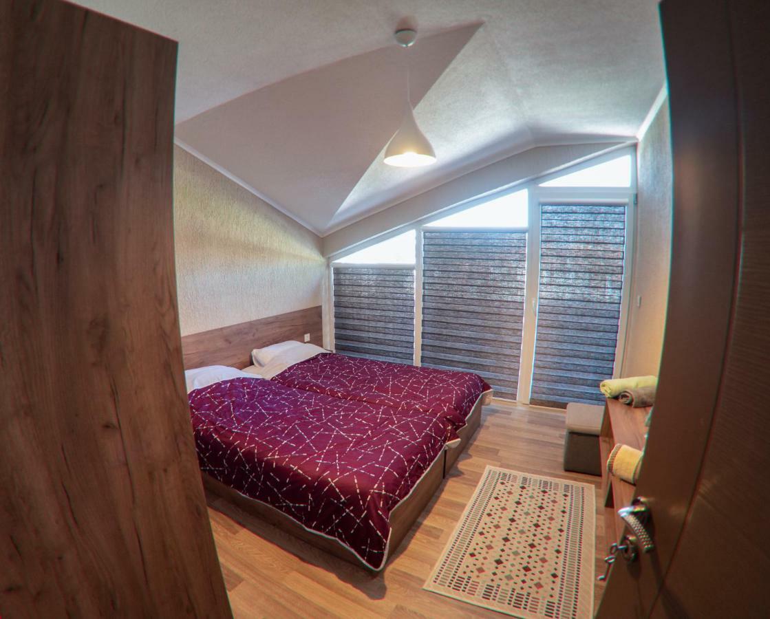 Dionis Rooms & Apartments プリレプ エクステリア 写真