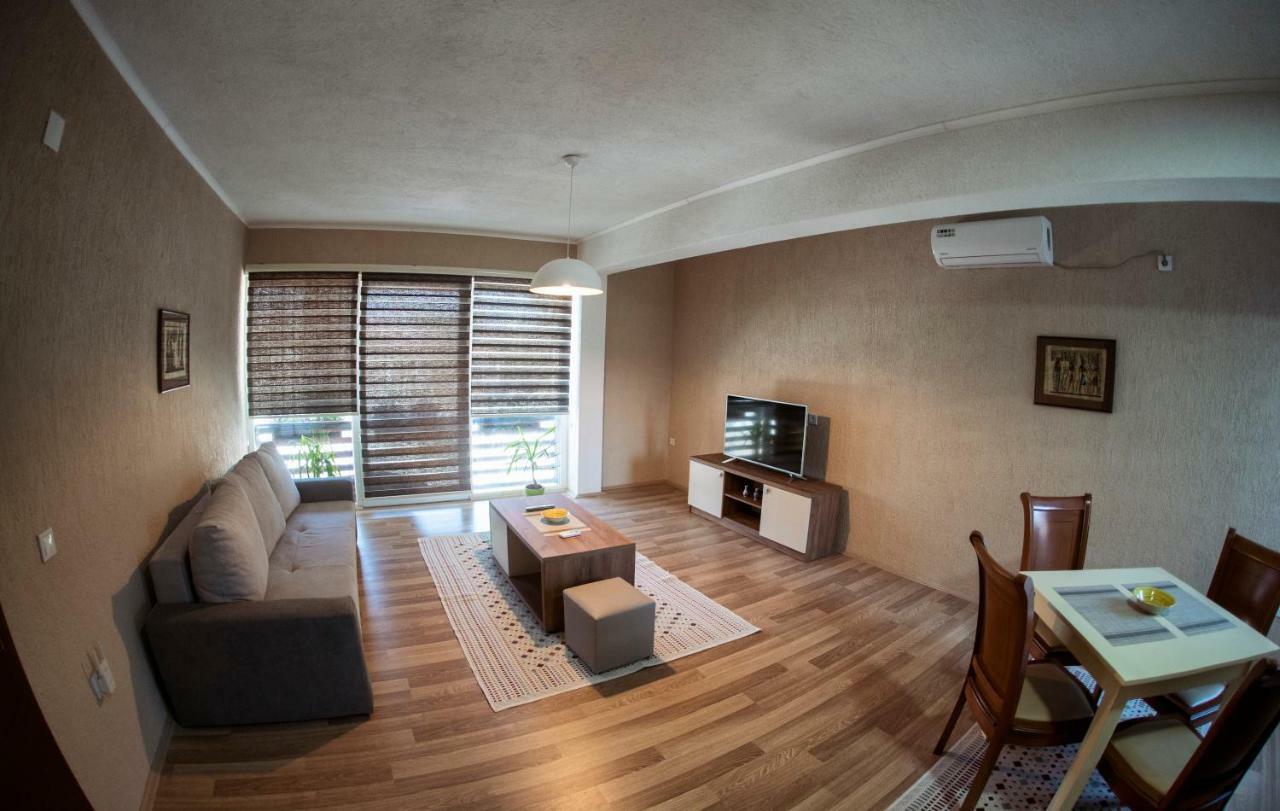 Dionis Rooms & Apartments プリレプ エクステリア 写真